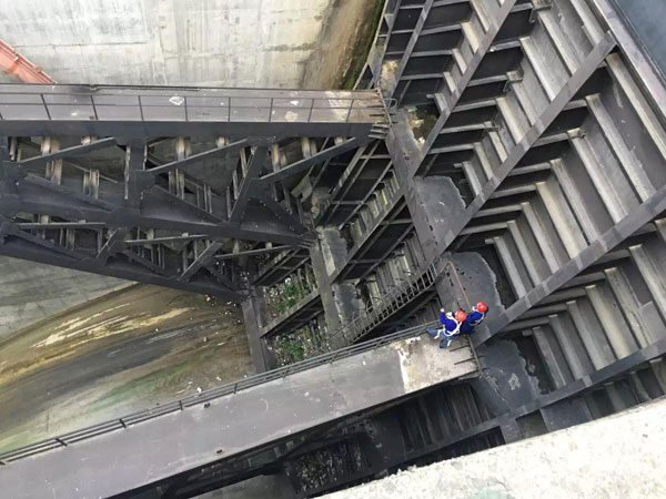 閘門水封更換、改造施工