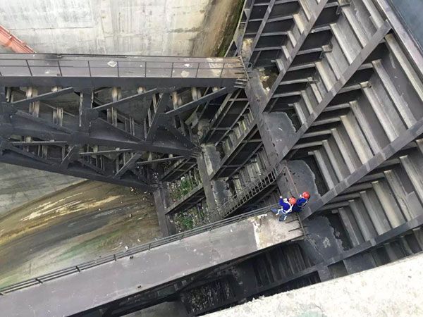 閘門水封更換、改造施工